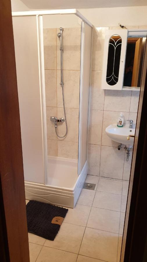 Simply Corner Kastel Stari